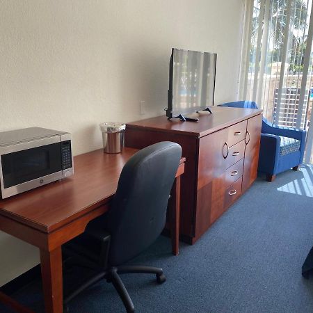 Miami Gardens Inn & Suites Golden Glades Экстерьер фото