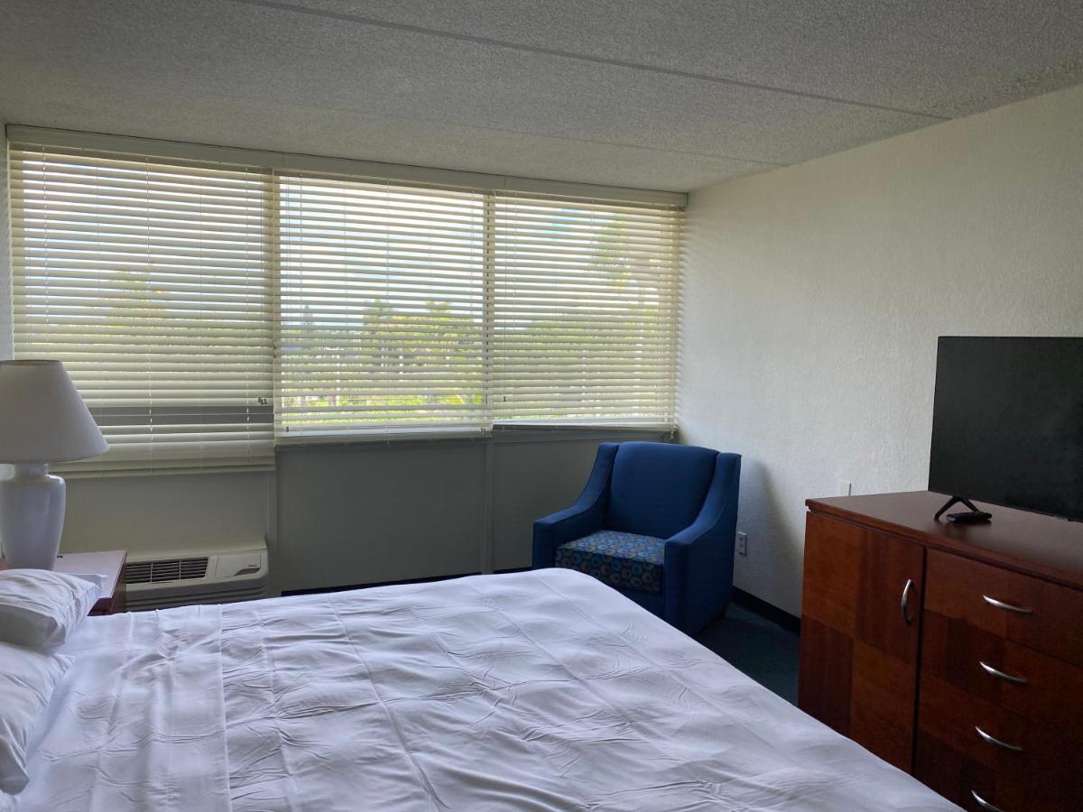 Miami Gardens Inn & Suites Golden Glades Экстерьер фото