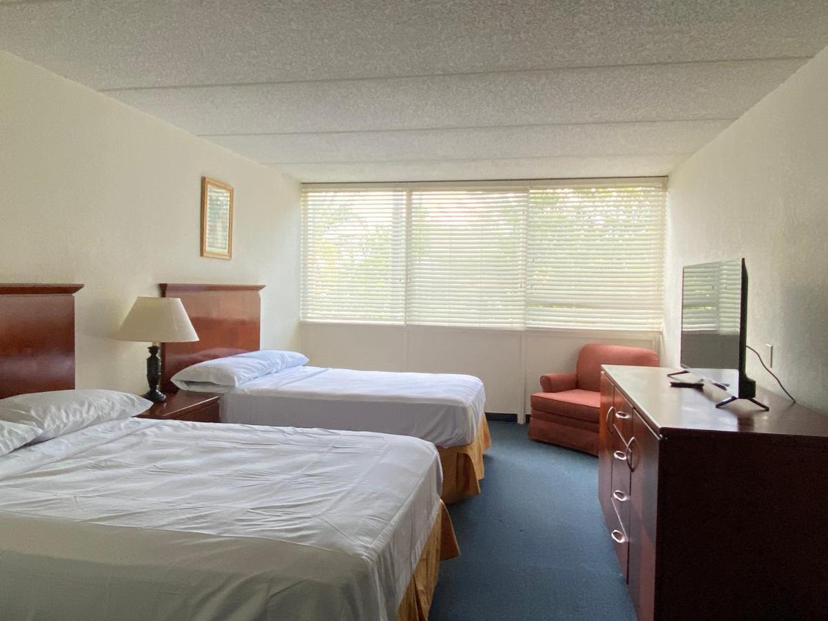 Miami Gardens Inn & Suites Golden Glades Экстерьер фото
