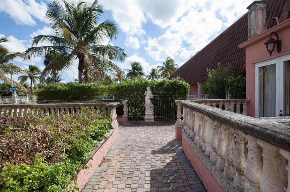 Miami Gardens Inn & Suites Golden Glades Экстерьер фото