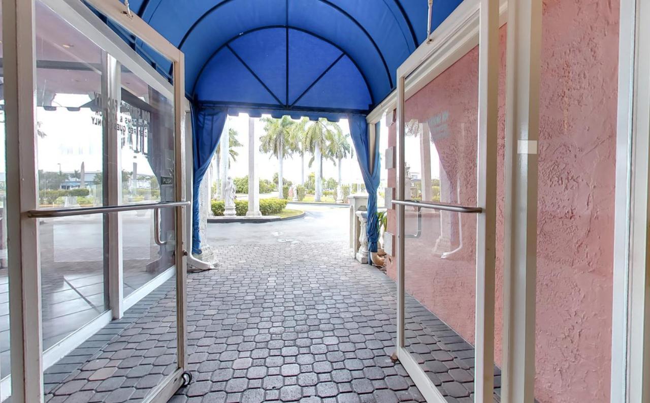 Miami Gardens Inn & Suites Golden Glades Экстерьер фото
