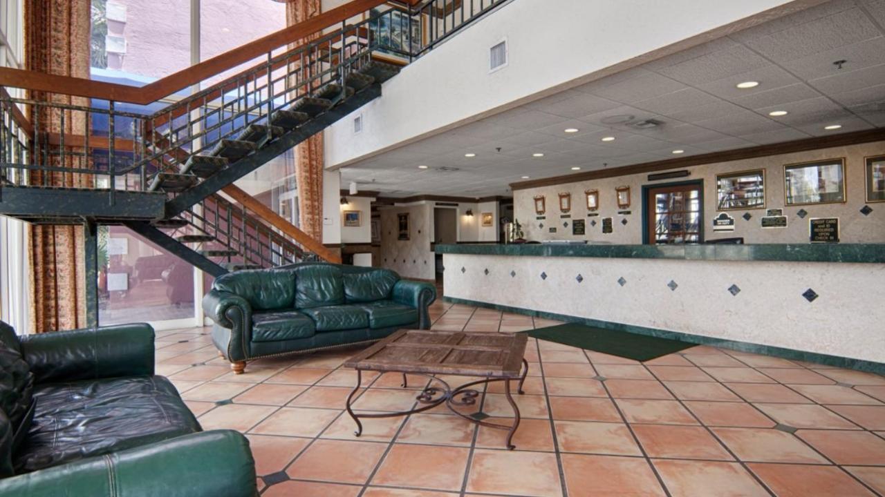 Miami Gardens Inn & Suites Golden Glades Экстерьер фото